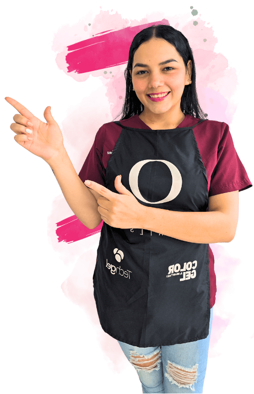 Andrea Sanchez Sky Nails Señalando izquierda